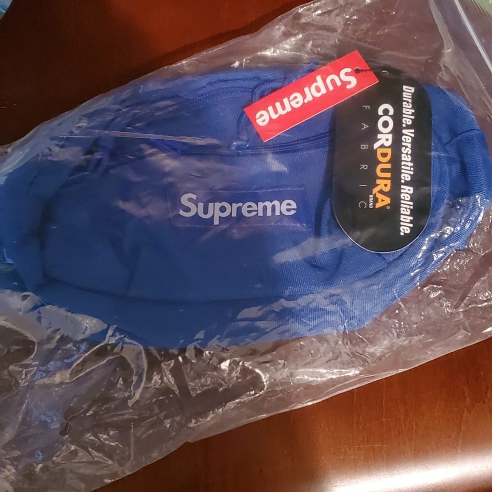 Supreme Fanny Pack - Picture 2 of 7